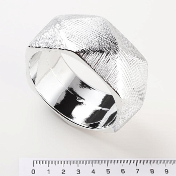 /tmp/v8_Lr0IIr_83bd.2246 серебро