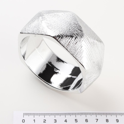 /tmp/v8_Lr0IIr_83bd.2246 серебро